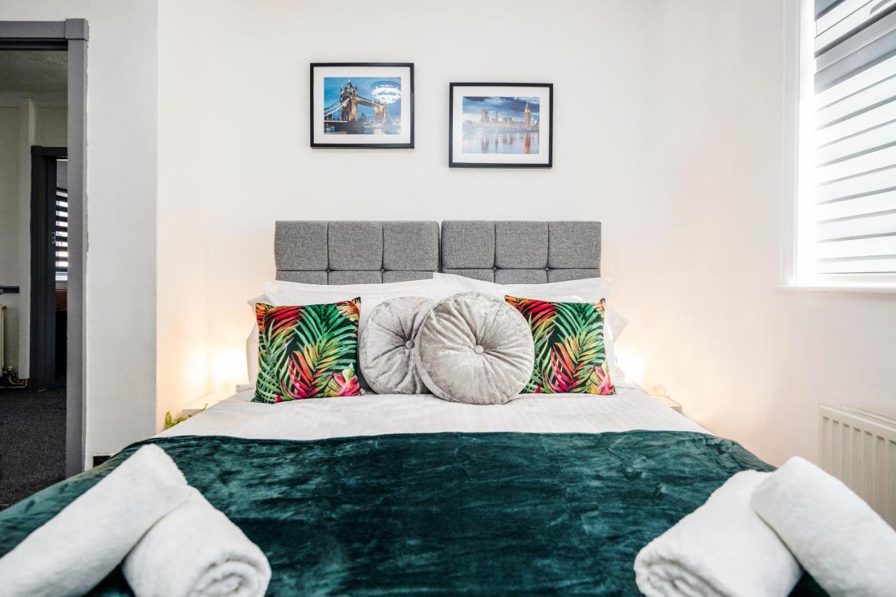Heathrow 2-Bedroom Maisonette With Parking West Drayton  Luaran gambar
