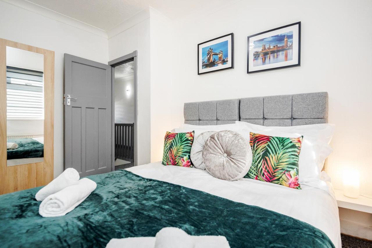 Heathrow 2-Bedroom Maisonette With Parking West Drayton  Luaran gambar
