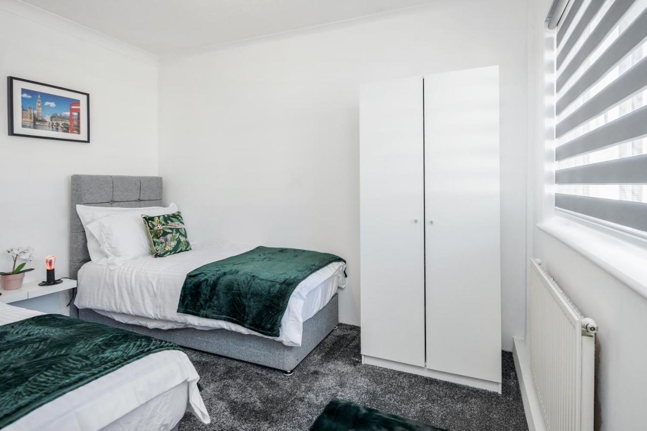 Heathrow 2-Bedroom Maisonette With Parking West Drayton  Luaran gambar