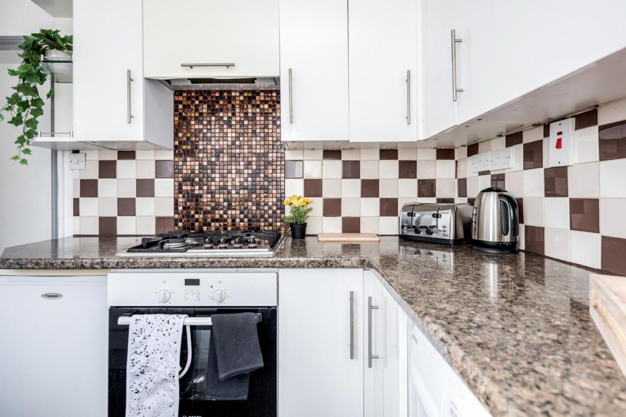Heathrow 2-Bedroom Maisonette With Parking West Drayton  Luaran gambar