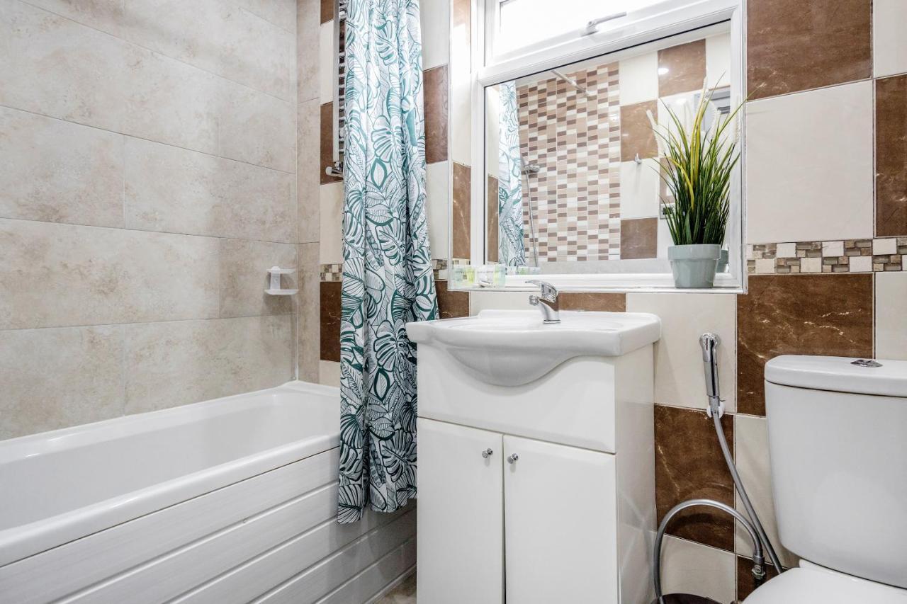 Heathrow 2-Bedroom Maisonette With Parking West Drayton  Luaran gambar